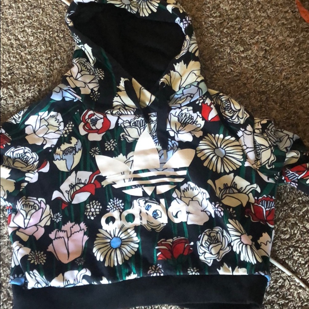 Adidas hoodie (crop top)